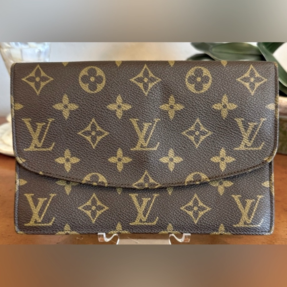 💛🤎 Louis Vuitton Monogram Pochette Rabat Clutch